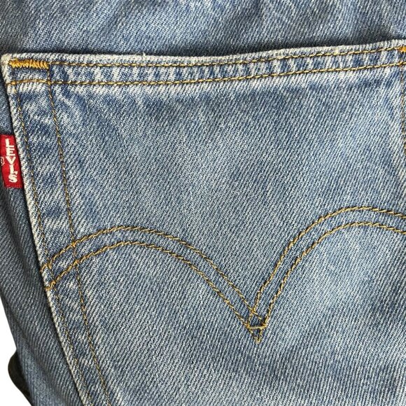 Levi's Women's 31x28 Wedgie Straight Leg‎ Jeans Distressed Mom Denim Trendy - Picture 6 of 10